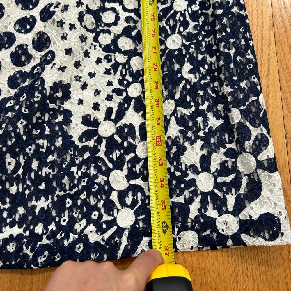 NWT Trina Turk Navy Blue & White Floral Polka Dot Lace Sheath Dress Size 12 - Picture 8 of 12